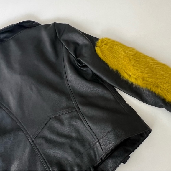 NWT HEURUEH Faux Leather/Faux Fur
Moto jacket - Picture 10 of 10